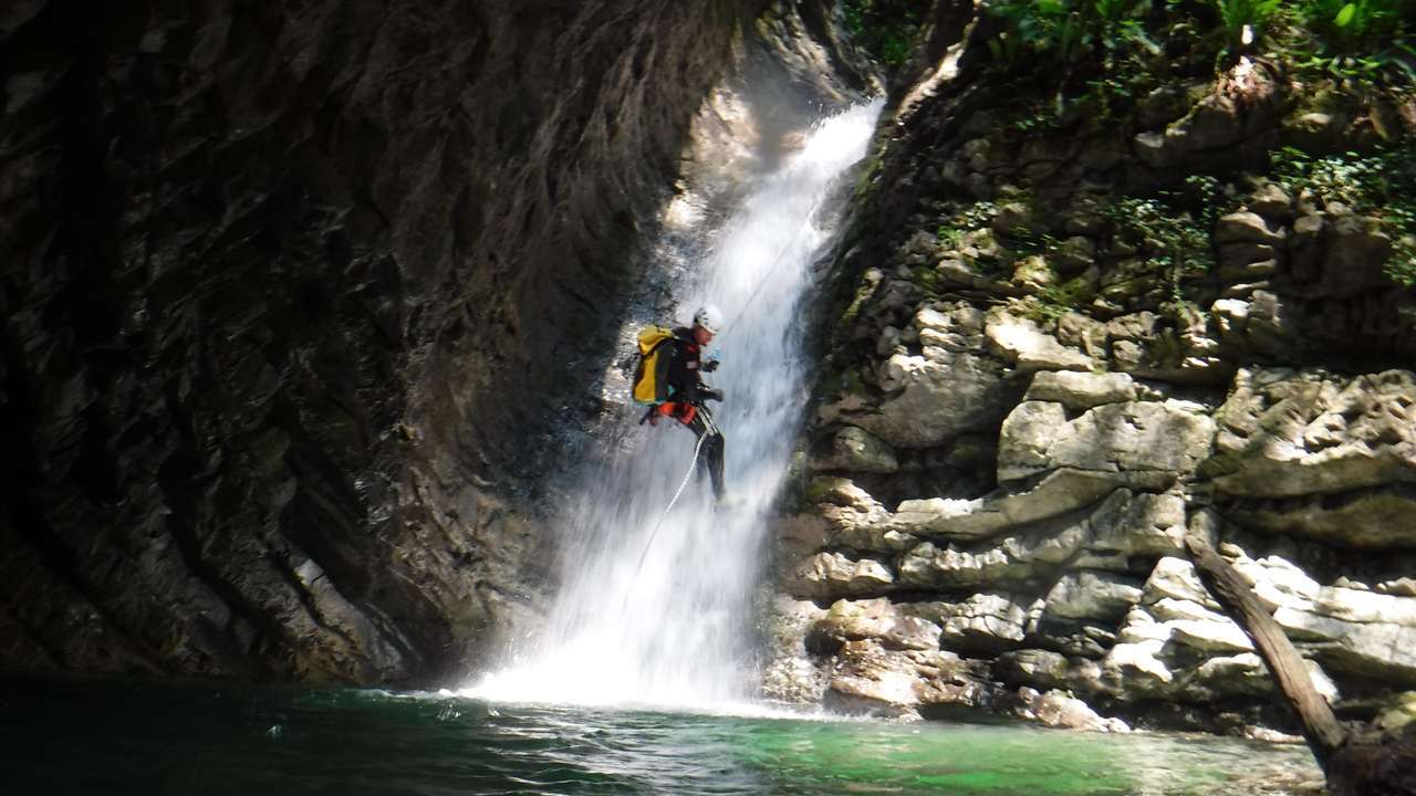 Canyoning - Edoardo Carelli - Mountain Experience